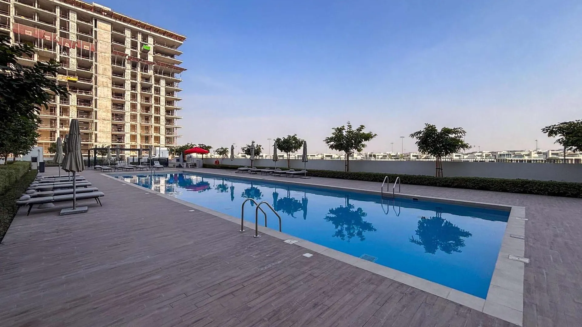 Frank Porter - Golf Vile Dubai Apartment